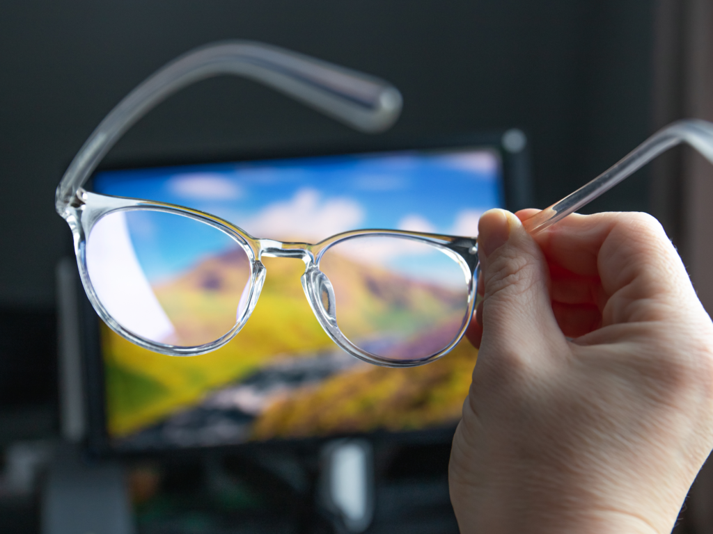 Seeing Clearly: The World of Glasses that Protect from Computer Screen