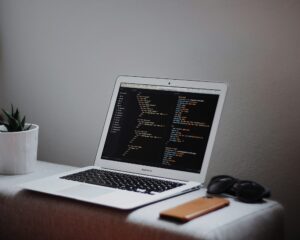 When Internet Not Available and Goes MIA: Windows PC Woes vs. Mac Magic